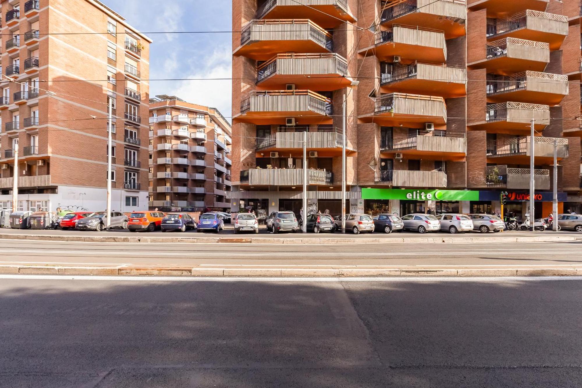 Trastevere-Royal Orchid Apartment ローマ エクステリア 写真